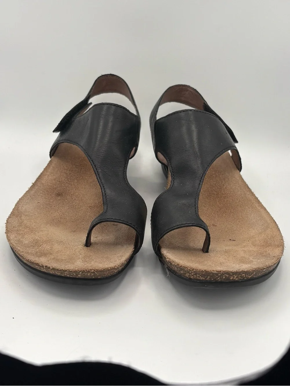 Dansko Reece Sandal Womens Size 8.5 Black Leather Thong Wedge Sandals Comfort